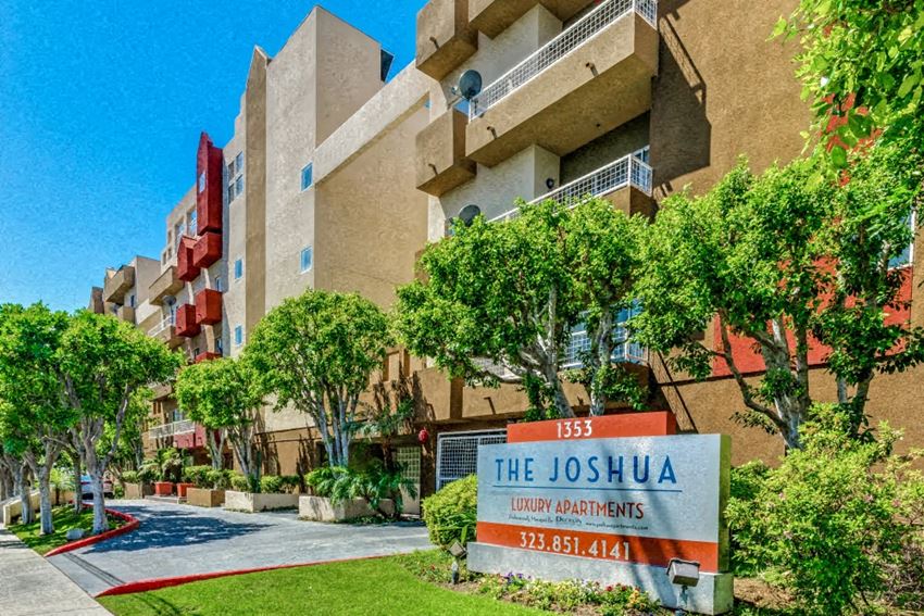 1353 N Martel Ave 1-2 Beds Apartment for Rent - Photo Gallery
