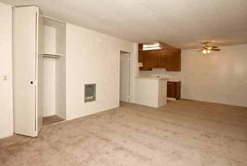 13200 Bromont Ave 1 Bed Apartment for Rent - Photo Gallery 4
