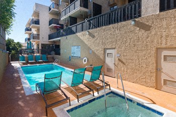 1136 North Larrabee St Studio-1 Bed Apartment for Rent - Photo Gallery 3