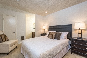 920 North Kings Rd Studio-1 Bed Apartment for Rent - Photo Gallery 4