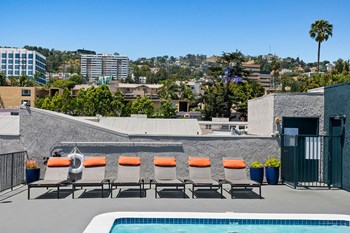930 North Palm Ave Studio-2 Beds Apartment for Rent - Photo Gallery 2
