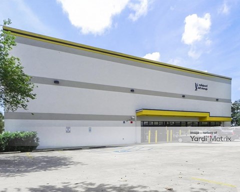 Storage Units for Rent available at 6400 Riverside Drive, Metairie, LA 70003
