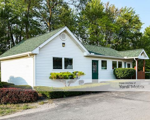 Storage Units for Rent available at 1320 North Belsay Road, Burton, MI 48509