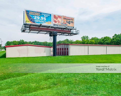 Storage Units for Rent available at 920 West County Line Road, Indianapolis, IN 46217