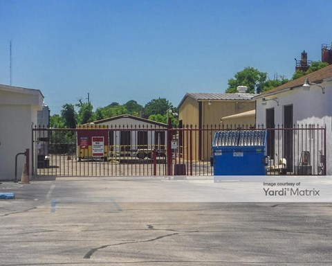 Storage Units for Rent available at 26 A Beal Pkwy NW, Fort Walton Beach, FL 32548