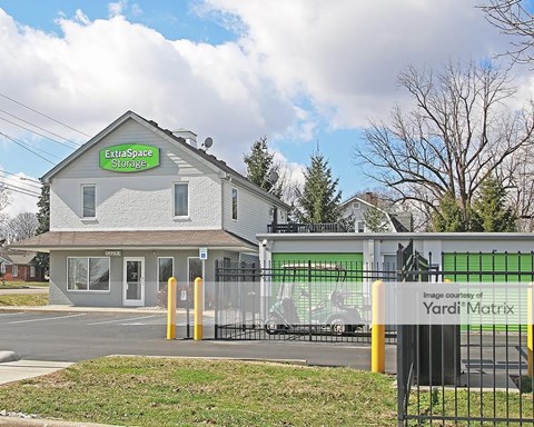 Storage Units for Rent available at 5390 Rockville Road, Indianapolis, IN 46224