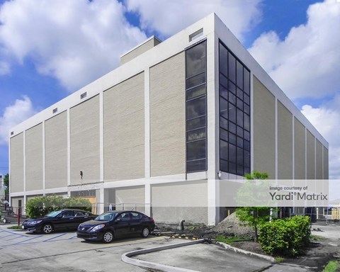 Storage Units for Rent available at 4545 Veterans Blvd, Metairie, LA 70006