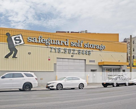 Storage Units for Rent available at 1112 East Tremont Avenue, Bronx, NY 10460