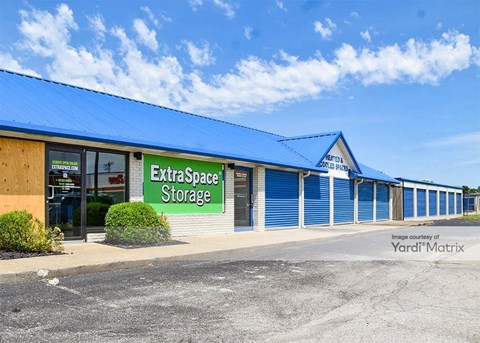 Storage Units for Rent available at 1713 1/2 East 10Th Street, Jeffersonville, IN 47130