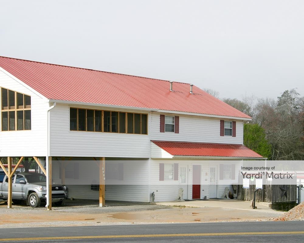 Storage Units for Rent available at 8831 Dallas Hollow Road, Hixson, TN 37343 - Photo Gallery 1