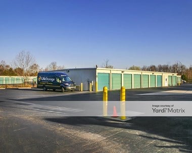 Storage Units for Rent available at 6103 Lee Hwy, Chattanooga, TN 37421 Photo Gallery 1