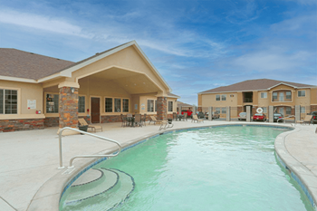 apartment pool in in Hobb, NM