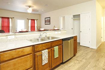 apartment with granite countertops in Hobb, NM