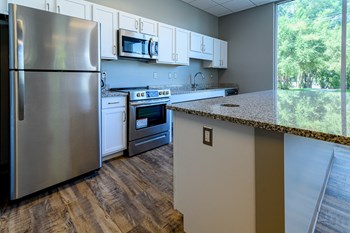 310 East Third Street 1-3 Beds Apartment, Townhouse, Affordable for Rent - Photo Gallery 37
