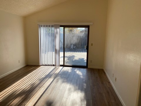 3269 Hartford Ave 2 Beds Apartment for Rent