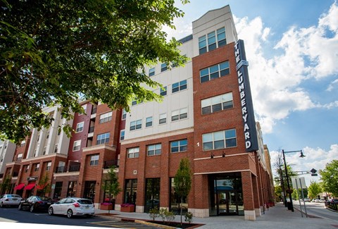the building in which the hotel is located