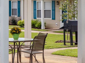 community grilling and picnic station available at Havenly Park Villas