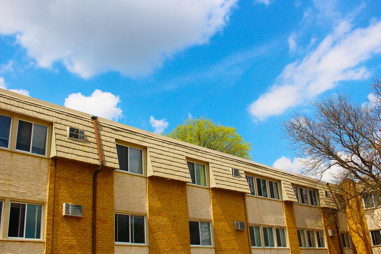 Twin Lakes Apartment Exterior