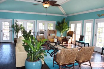 Tommy Bahama Themed Clubhouse with TVs & Free Wi-Fi