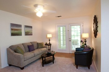 Furnished living room - Photo Gallery 3