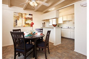 Furnished dining room - Photo Gallery 3