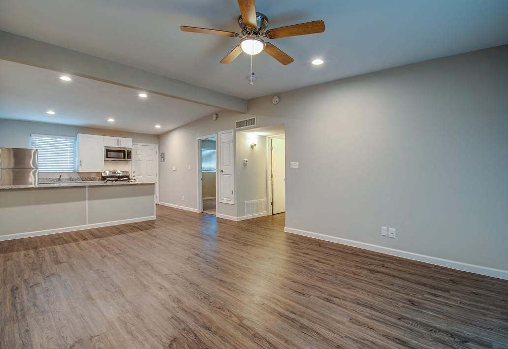 Laguna Shores Apartments in Corpus Christi, TX