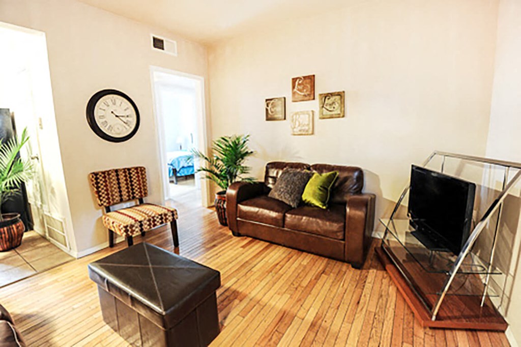 Modern Living Room at Waters Mark Apartment Homes, Gulfport, 39501