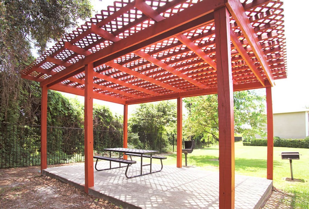 Picnic table at Waters Mark Apartment Homes, Mississippi