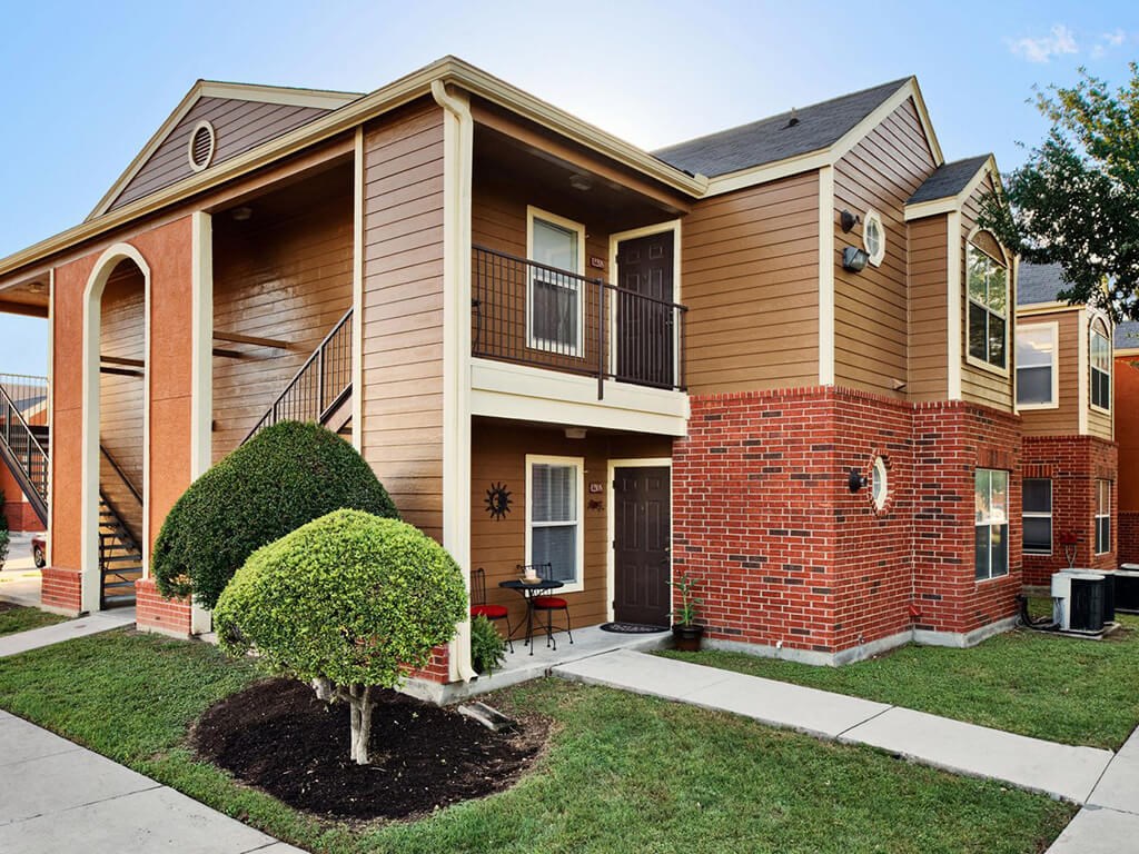 Exterior of apartment buildkng