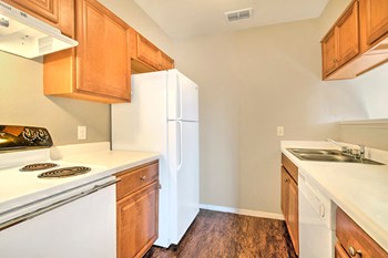 Kitchen - Photo Gallery 6