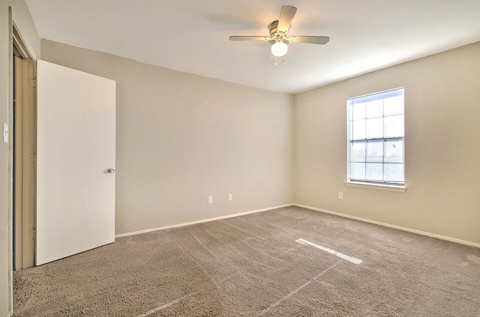 Bedroom with ceiling fan