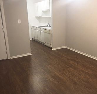 211 North Hills Street 1-3 Beds Apartment for Rent - Photo Gallery 3