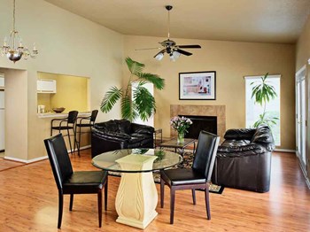 Furnished dining room - Photo Gallery 2