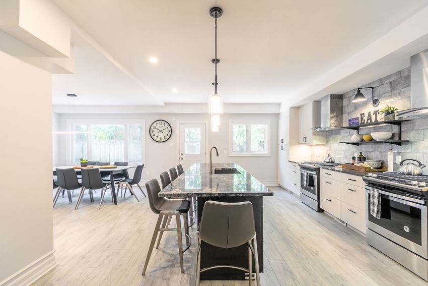 240 Blackburn Avenue 4-11 Beds Apartment, Student for Rent - Photo Gallery