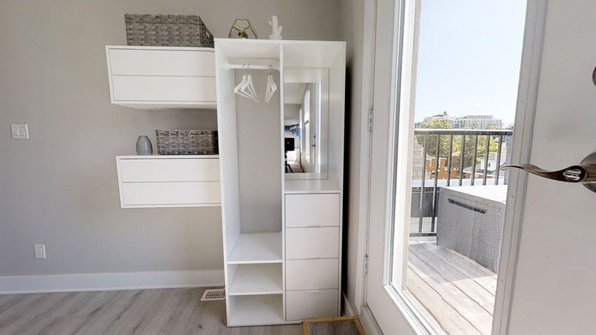323 Somerset Street East Studio-1 Bed Apartment for Rent - Photo Gallery