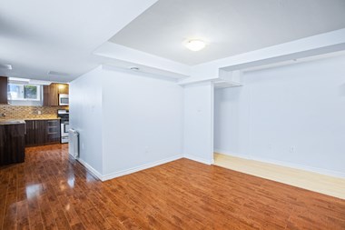 174 Clarence Street Studio Apartment for Rent Photo Gallery 1