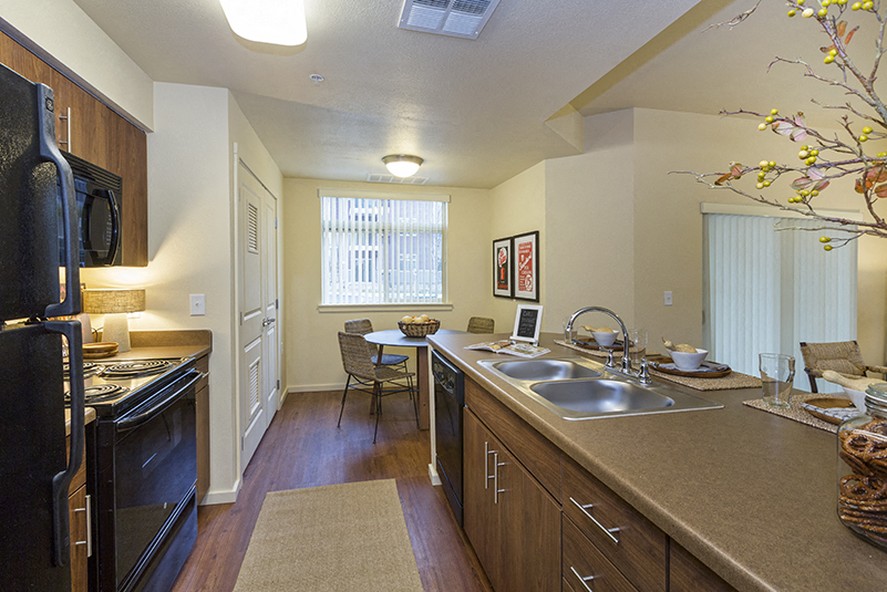 Full kitchen view Copper Mountain  Apts for rent in Richland WA 99352
