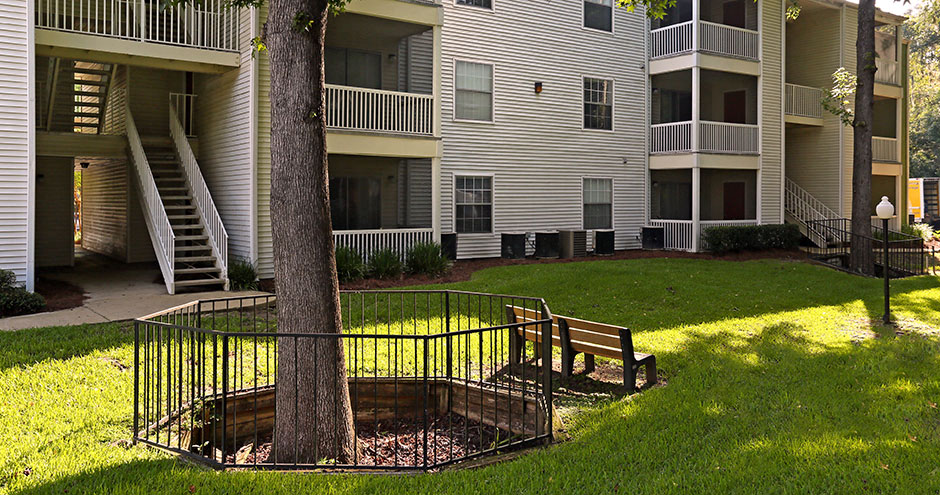 Ashford Club At Betton Hills is a similar property to College Town Student Apartments located in Tallahassee
