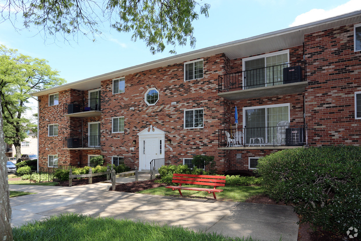 Dunhill South Apartments Apartments in Forestville, MD