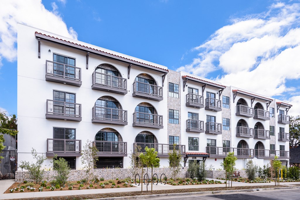 Property Exterior of Formosa Fountain by Wiseman