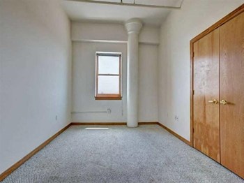 710 W. Historic Mitchell Studio-2 Beds Loft for Rent - Photo Gallery 3