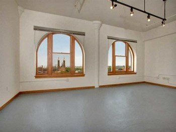 710 W. Historic Mitchell Studio-2 Beds Loft for Rent - Photo Gallery 6