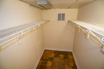 Ashley Apartments Walk-in Closet Photo