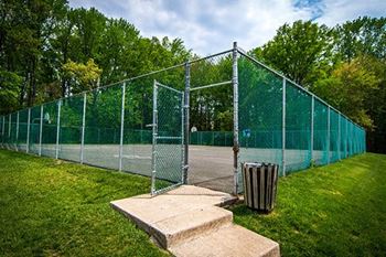 Ashley Apartments Basketball Court Photo 10