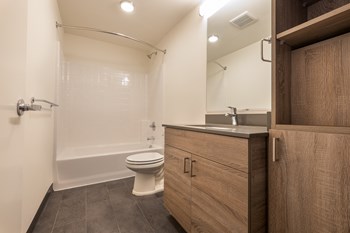 CREW Apartments Apartment Home Studio Bathroom - Photo Gallery 33