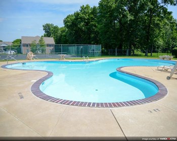 1305 Buckingham Gate Blvd. 1-2 Beds Apartment for Rent - Photo Gallery 2