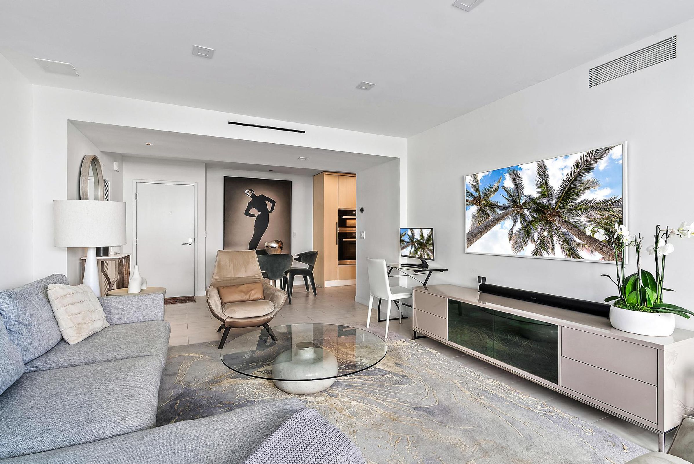 333 Sunset Living Room and Kitchen