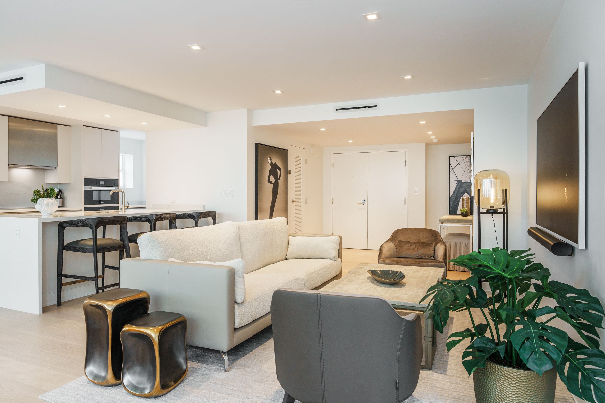 333 Sunset Living Room and Kitchen