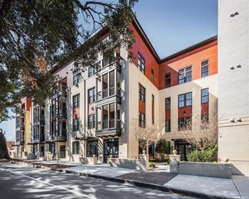 615 Montgomery St 1-2 Beds Apartment for Rent - Photo Gallery 4