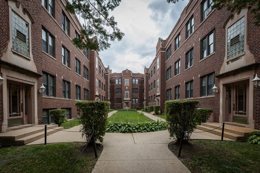 1351 W Touhy Ave 1-3 Beds Apartment for Rent - Photo Gallery 1